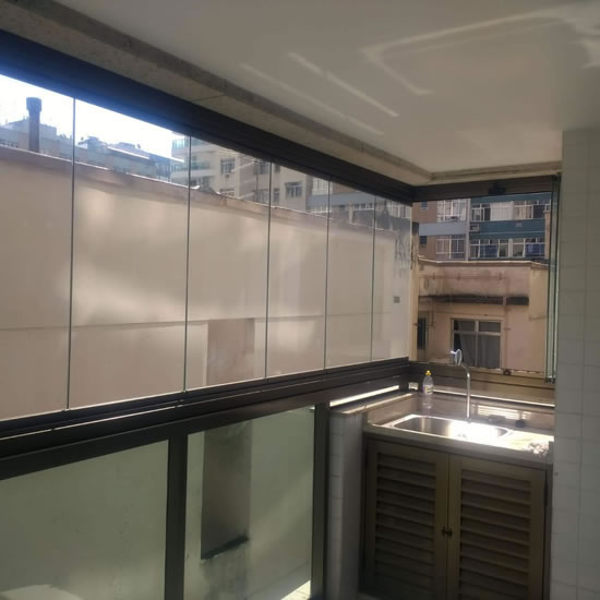 Fechamento de Varanda com Vidro, Fechamento de Sacada com Vidro, Persiana de Vidro em Niterói e RJ