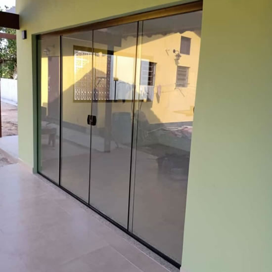 Portas de Vidro, Janelas de Vidro, Portões de Vidro e Esquadrias em Niterói e RJ