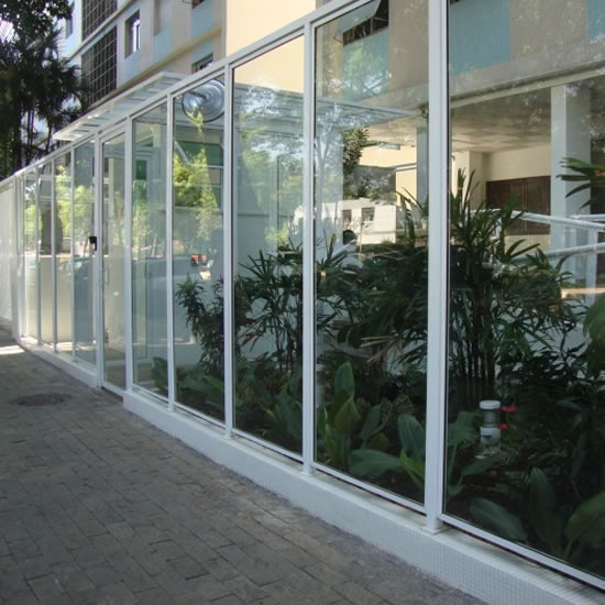 Instalação de Vidros, Reparo e Manutenção de Box, Esquadrias, Espelhos, Laminados, Basculantes, Molduraria em Niterói, RJ