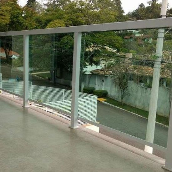 Instalação de Vidros, Reparo e Manutenção de Box, Esquadrias, Espelhos, Laminados, Basculantes, Molduraria em Niterói, RJ