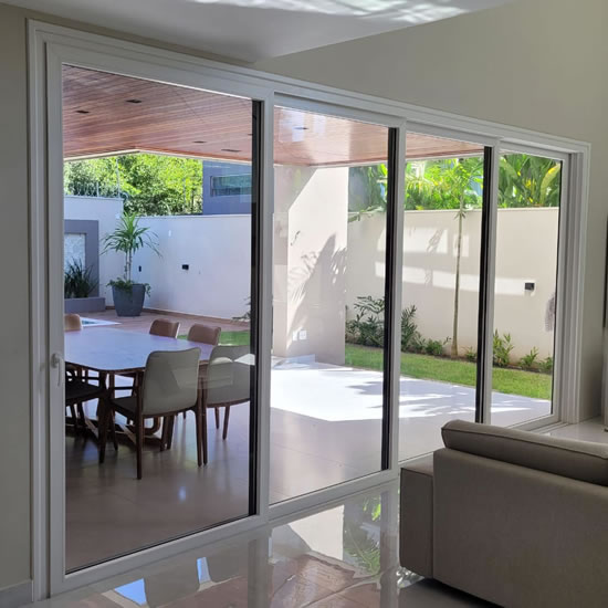 Instalação de Vidros, Reparo e Manutenção de Box, Esquadrias, Espelhos, Laminados, Basculantes, Molduraria em Niterói, RJ